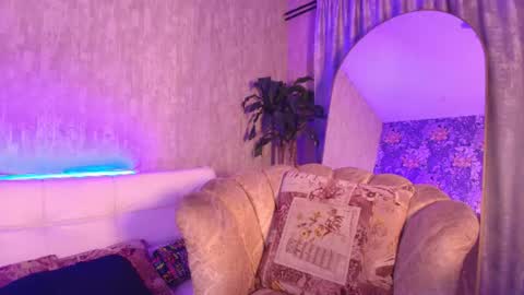 Chloe online show from 06-15-26, 08:22