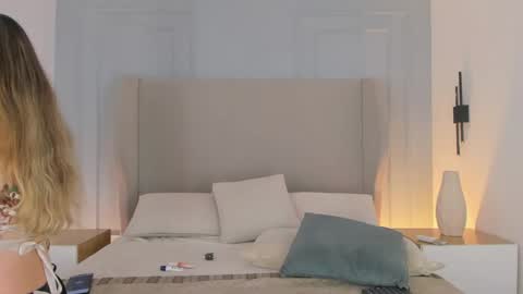 Snapshot of chloe_dee_ chatting on 05-05-26, 12:35 Chloe online show from 05-05-26, 12:35