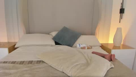 Snapshot of chloe_dee_ chatting on 05-11-26, 02:45 Chloe online show from 05-11-26, 02:45