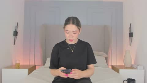 Chloe online show from 06-12-26, 11:31