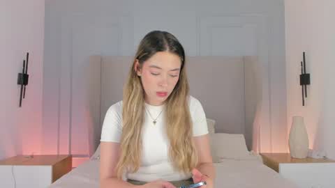 Chloe online show from 06-16-26, 07:49