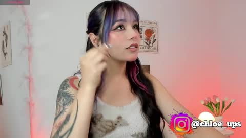 Snapshot of chloe_evans12 chatting on 04-12-26, 04:28 Chloe online show from 04-12-26, 04:28