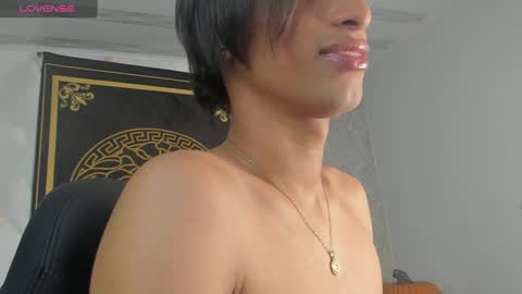 chloe_femboy_ online show from 10-07-25, 04:09