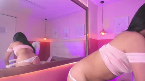 Chloe online show from 01-22-25, 08:59