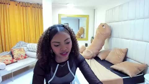 Chole  online show from 10-20-25, 08:42