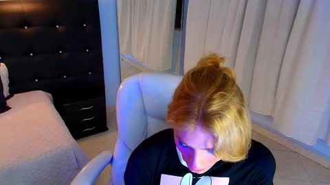 CHLOE online show from 12-26-24, 11:46