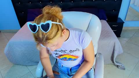 CHLOE online show from 01-02-25, 08:46