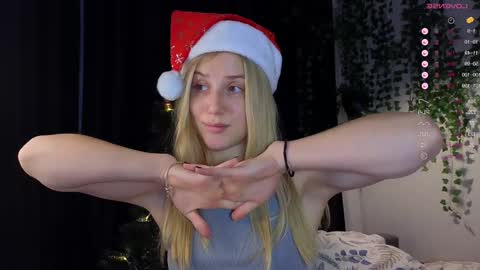 Snapshot of chloe_guidry chatting on 12-21-24, 02:30 Arianaa Mourrr online show from 12-21-24, 02:30