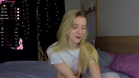 Snapshot of chloe_guidry chatting on 01-12-25, 02:14 Arianaa Mourrr online show from 01-12-25, 02:14