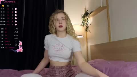 Snapshot of chloe_guidry chatting on 02-11-25, 02:25 Arianaa Mourrr online show from 02-11-25, 02:25