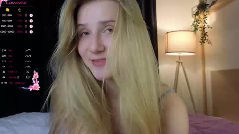 Snapshot of chloe_guidry chatting on 02-13-25, 08:27 Arianaa Mourrr online show from 02-13-25, 08:27