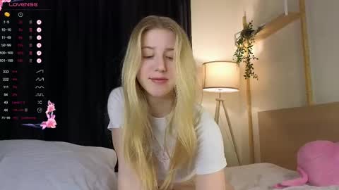 Snapshot of chloe_guidry chatting on 02-16-25, 03:15 Arianaa Mourrr online show from 02-16-25, 03:15