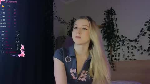 Snapshot of chloe_guidry chatting on 03-09-25, 02:07 Arianaa Mourrr online show from 03-09-25, 02:07