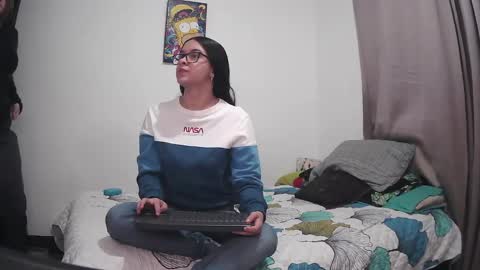 Snapshot of chloe_hotx chatting on 02-10-25, 01:35 Chloe and Danna online show from 02-10-25, 01:35