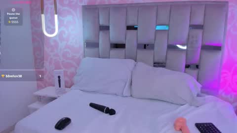 chloe_joness1 online show from 11-30-25, 01:42