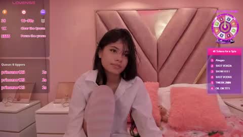 Snapshot of chloe_larson chatting on 05-15-26, 11:45 Chloe online show from 05-15-26, 11:45
