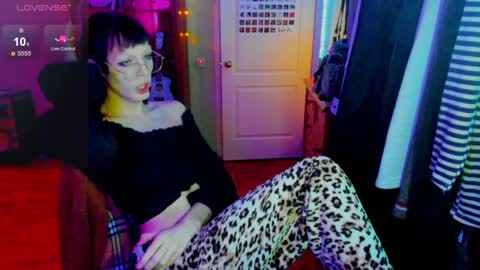 Chloe-Lorelei online show from 01-07-25, 09:50