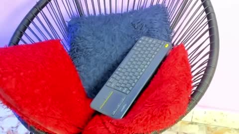 chloe online show from 01-08-25, 04:44