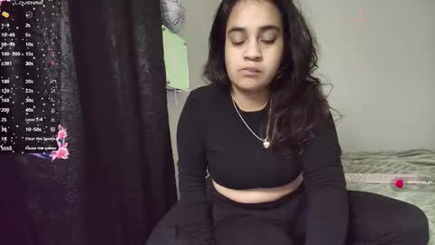 Snapshot of chloe_maia1 chatting on 02-25-26, 02:43 AMY online show from 02-25-26, 02:43