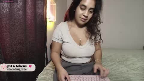 Snapshot of chloe_maia1 chatting on 03-26-26, 02:44 AMY online show from 03-26-26, 02:44