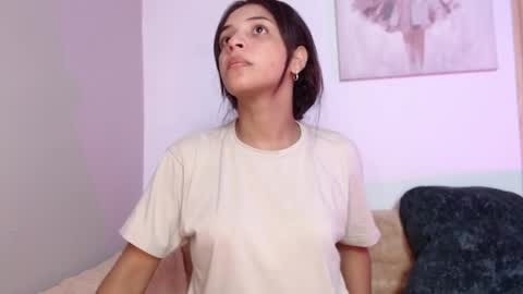 chloe_peach_ online show from 05-05-26, 12:35
