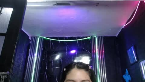 Snapshot of chloe_smith5 chatting on 05-04-26, 01:18 chloe_smith5 online show from 05-04-26, 01:18