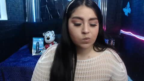 chloe_smith5 online show from 06-04-26, 02:23