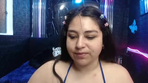 chloe_smith5 online show from 06-06-26, 01:27
