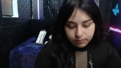 chloe_smith5 online show from 06-17-26, 01:12