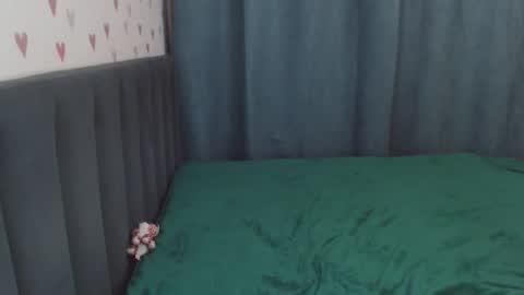 Snapshot of chloe_sunny chatting on 10-10-25, 07:35 Chloe online show from 10-10-25, 07:35