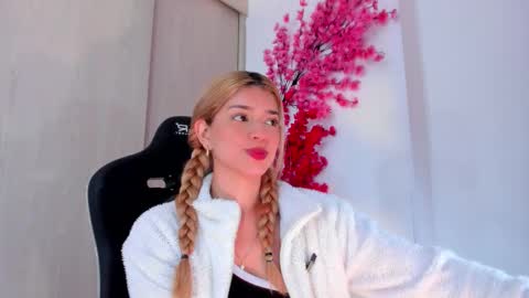 Chloe Miller  online show from 02-01-26, 09:57