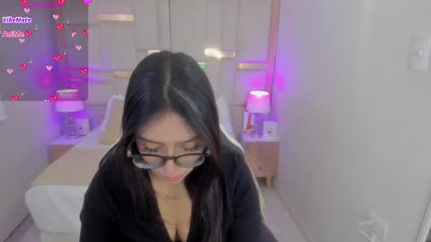 Chloe online show from 02-07-25, 01:32