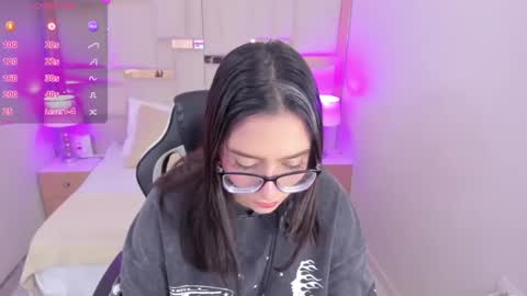 Chloe online show from 03-06-25, 01:14