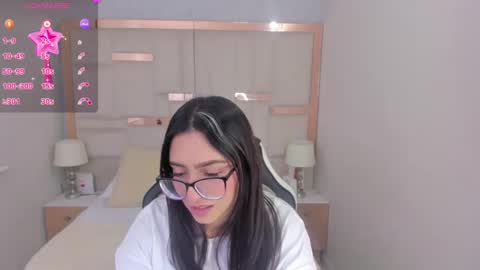 Chloe online show from 03-12-25, 06:11