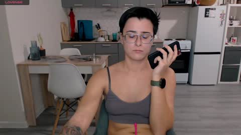 Eva and Sandra online show from 12-04-24, 06:39