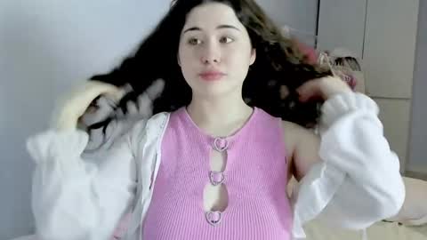 Snapshot of chloeblisss chatting on 05-27-26, 07:16 My name is Chloe Like my broadcast pls online show from 05-27-26, 07:16