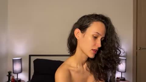 chloe online show from 03-26-26, 11:43