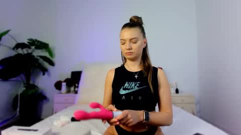 Chloe online show from 01-19-26, 06:17