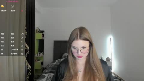 Chloe  online show from 11-02-25, 08:44