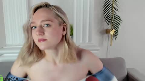 Chloe Deccker online show from 05-27-26, 01:13
