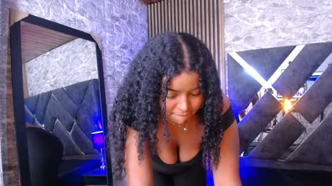 chloee_hs online show from 12-21-24, 03:14