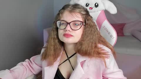 ChloeHalses online show from 02-04-26, 05:35