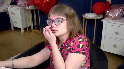ChloeHalses online show from 02-25-26, 05:28