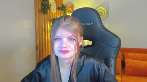 ChloeHalses online show from 05-01-26, 05:34
