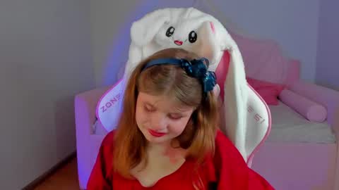 ChloeHalses online show from 05-12-26, 05:59