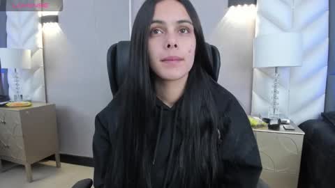  Chloe Harper  online show from 12-15-25, 11:36