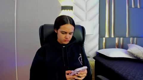  Chloe Harper  online show from 06-23-26, 11:52