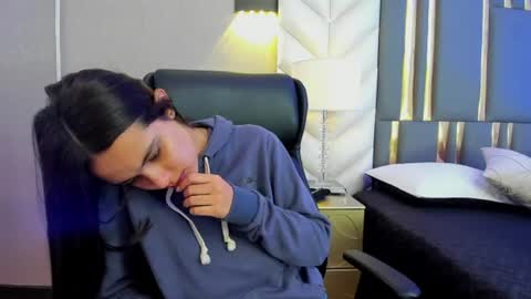  Chloe Harper  online show from 06-24-26, 11:42