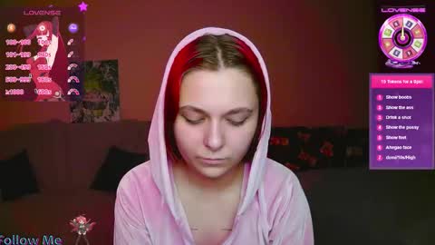 Chloe online show from 11-24-25, 01:11