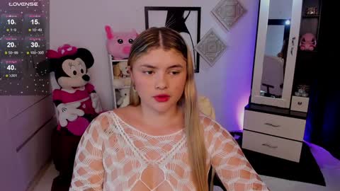 Snapshot of chloejones__ chatting on 01-07-25, 06:03 Chloee online show from 01-07-25, 06:03